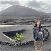Profesora de apoyo escolar a primaria, y de economía y empresa para la ESO y bachillerato